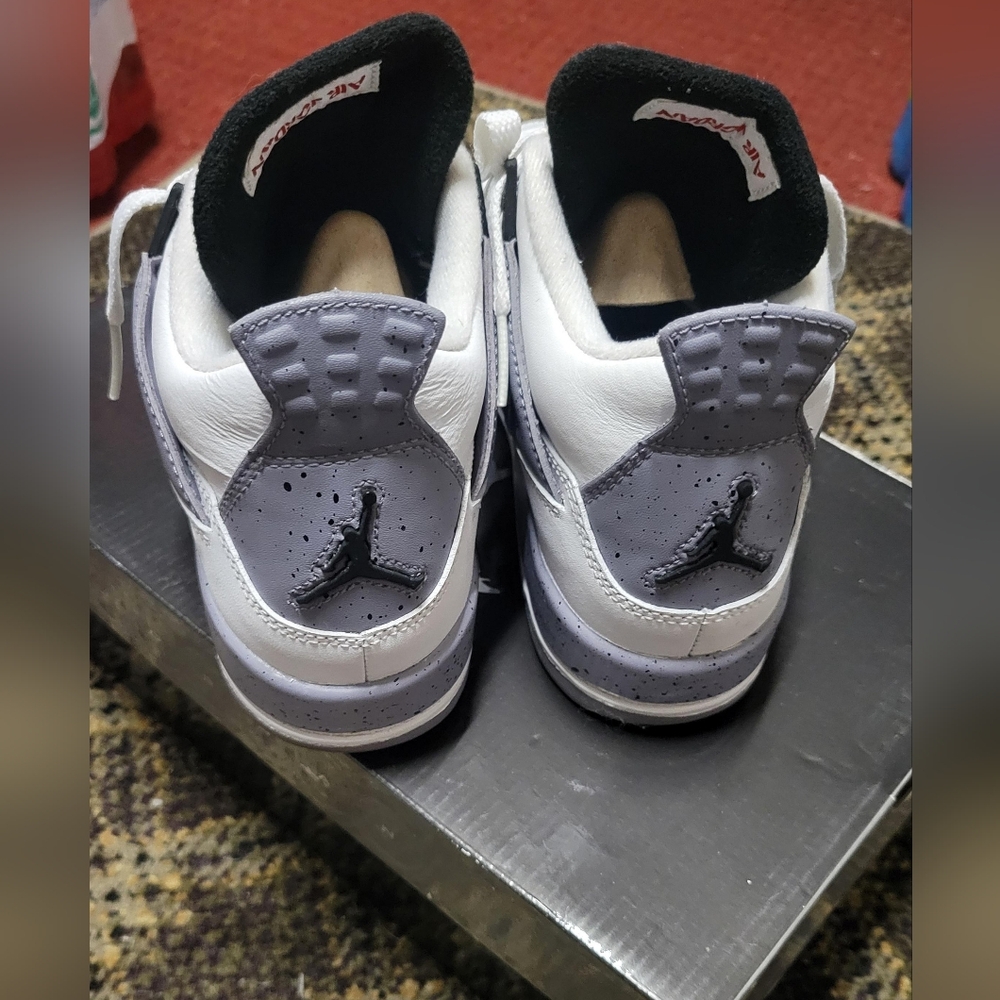 Nike Air Jordan 4 Retro White Cement Grey with Red Jumpman - Picture 4 of 5